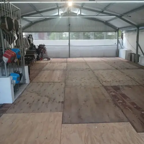 Equipamiento y caretas de esgrima